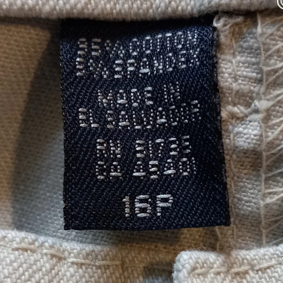 NWOT Beige Izod Mid-Calf Jeans - Picture 8 of 16